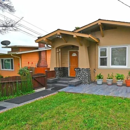 Buy this 2 bed house on 3907 Agua Vista Street in Oakland, CA 94619