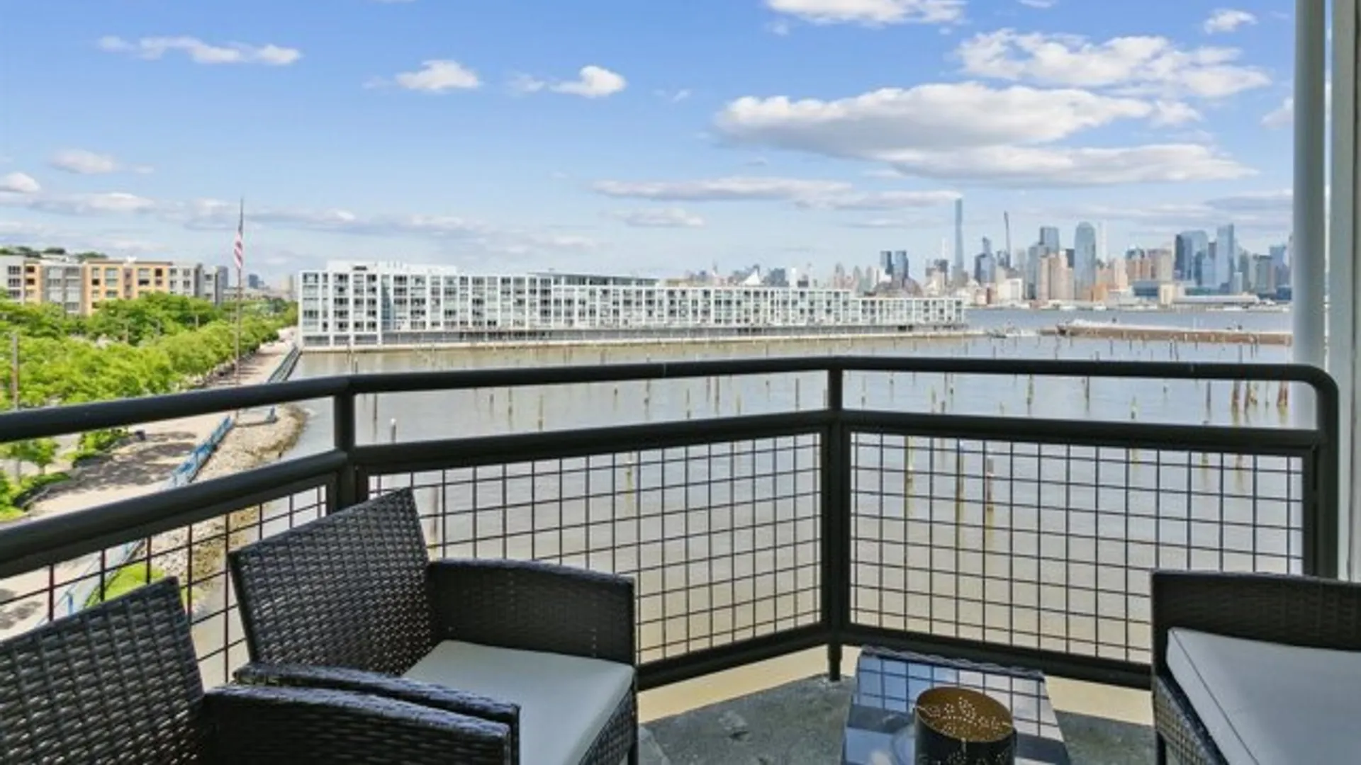 Lincoln Harbor Yacht Club, Hudson River Waterfront Walkway, Weehawken, NJ 07086, USA | 1 bed house for rent
