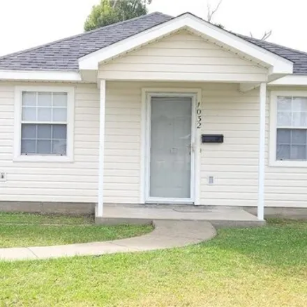 Buy this 2 bed house on 1072 18th Street in Lake Charles, LA 70601