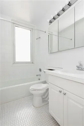 Image 3 - La Premier, West 55th Street, New York, NY 10019, USA - Apartment for rent