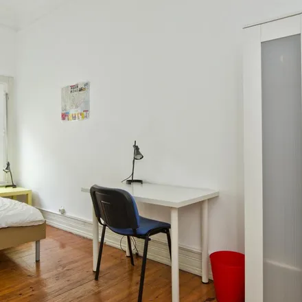Image 3 - Rua Augusto Gil, Lisbon, Portugal - Apartment for rent