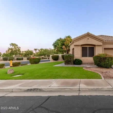 Buy this 3 bed house on 932 West Raven Drive in Chandler, AZ 85286