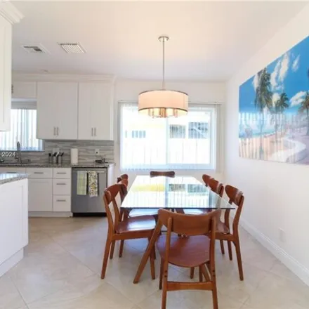 Image 4 - 221 Oceanic Avenue, Lauderdale-by-the-Sea, Broward County, FL 33308, USA - House for rent