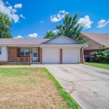Buy this 3 bed house on 606 Crestmoor Dr in Moore, Oklahoma