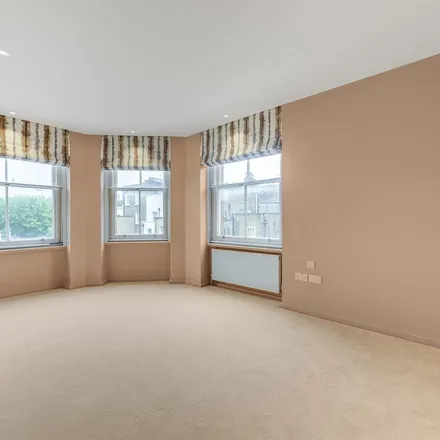 Rent this 4 bed apartment on 1A Drayton Gardens in London, SW5 0BE