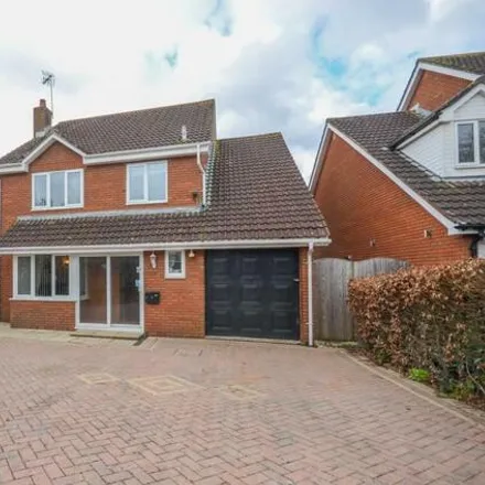 Buy this 4 bed house on 9 The Ridge in Bristol, BS36 2PR