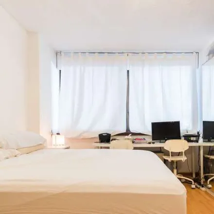 Rent this 1 bed apartment on Comisaría General de Extranjería y Fronteras in Calle del General Pardiñas, 28006 Madrid