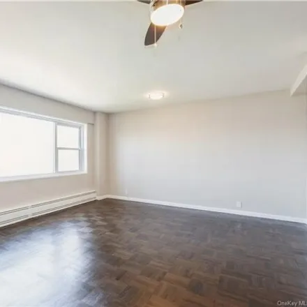 Image 5 - 1 Fordham Hill Oval Apt 12d, New York, 10468 - Apartment for sale