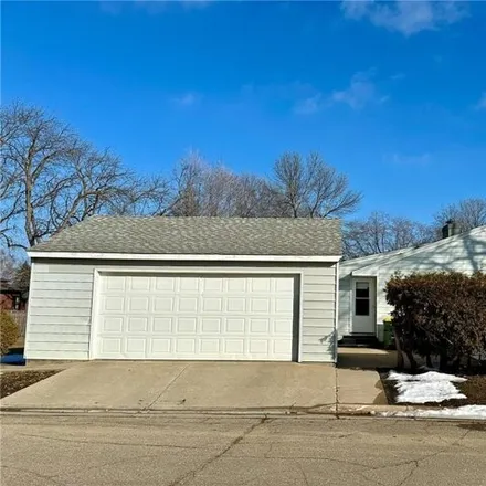 Image 2 - 1281 10th Street Southwest, Willmar, MN 56201, USA - House for sale