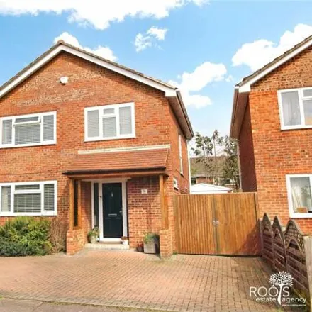 Buy this 3 bed house on Mersey Way in Thatcham, RG18 3DL