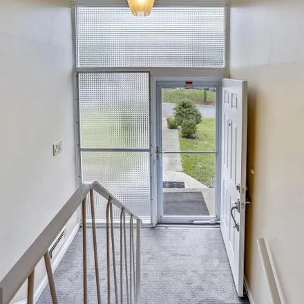 Image 2 - 6048 Rossmore Drive, North Bethesda, MD 20814, USA - House for rent