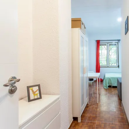 Rent this 4 bed room on Carrer de l'Escultor Josep Capuz in 17, 46005 Valencia