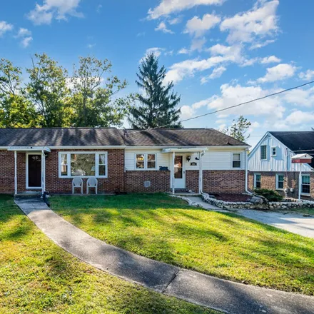 Buy this 3 bed house on 404 Beaumont Road in Queens Gate, York Township