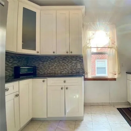 Image 6 - 228 Bay 35th Street, New York, NY 11214, USA - Duplex for sale