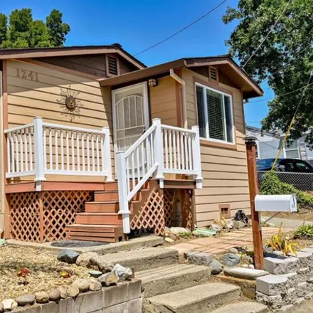 Buy this 2 bed house on 1243 Vine Avenue in Mountain View, Contra Costa County