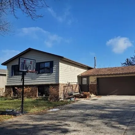 Buy this 4 bed house on 1428 23rd Street South in Fargo, ND 58103