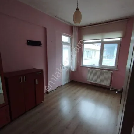 Rent this 2 bed apartment on İnönü İlkokulu in Fevzi Çakmak Caddesi, 34315 Avcılar