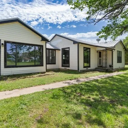 Image 3 - 1708 County Road 701, Cleburne, TX 76031, USA - House for sale
