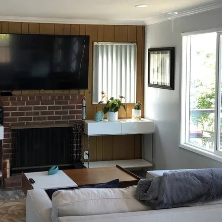Rent this 2 bed house on Encinitas