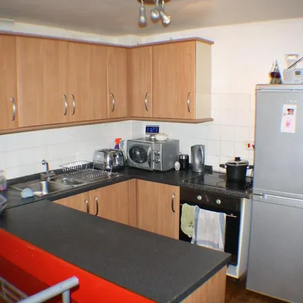 Rent this 1 bed townhouse on Red Lion in High Street, Colnbrook