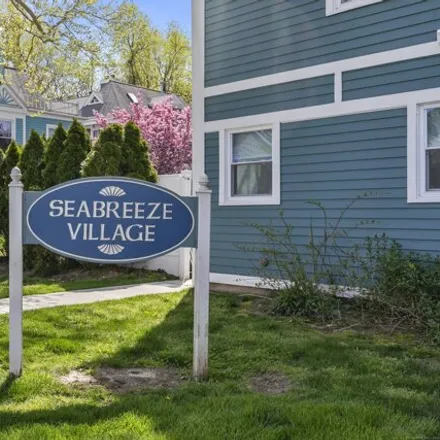 Buy this 2 bed townhouse on 1 Seabreeze Avenue in Milford Lawns, Milford