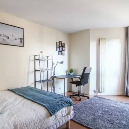 Image 1 - 2 Avenue de l'Alsace-Lorraine, 92500 Rueil-Malmaison, France - Room for rent