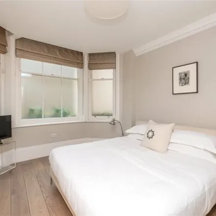 Image 3 - 12 Welbeck Street, East Marylebone, London, W1G 9YB, United Kingdom - Apartment for rent