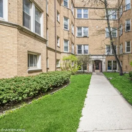 Buy this 2 bed condo on 2217-2233 East 70th Street in Chicago, IL 60649