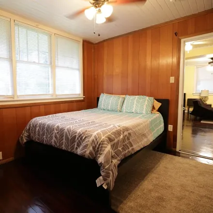 Rent this 1 bed house on Pensacola