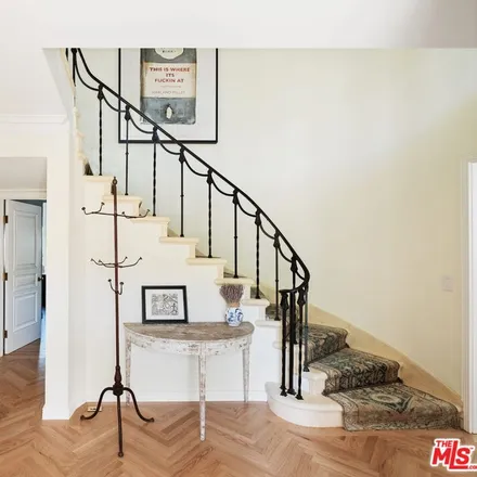 Image 2 - 344 Dalehurst Avenue, Los Angeles, CA 90024, USA - House for sale