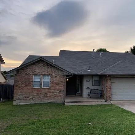 Buy this 3 bed house on 1771 Pennington Circle in Midwest City, OK 73130