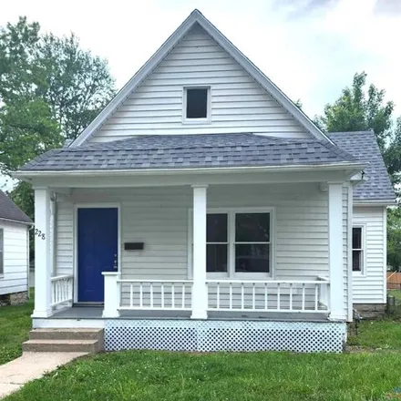 Buy this 3 bed house on 1031 Wilkerson Street in Sedalia, MO 65301