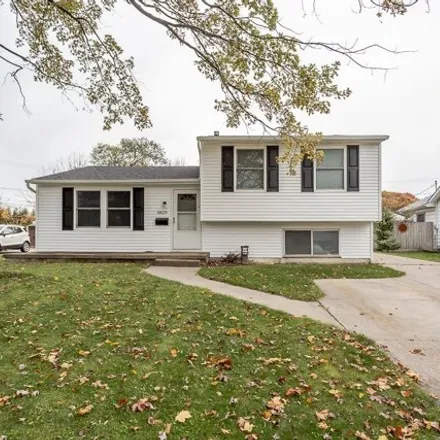 Buy this 3 bed house on 5859 Viramar Road in Lucas County, OH 43611