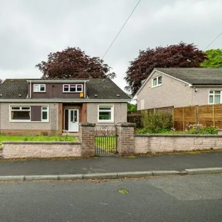 Rent this 5 bed house on Ormiston Gardens in Melrose, TD6 9SN