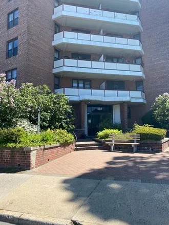 Buy this studio condo on 154 Haseco Avenue in Village of Port Chester, NY 10573