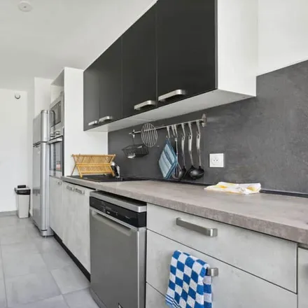 Rent this 3 bed apartment on Colombes in Avenue Menelotte, 92700 Colombes