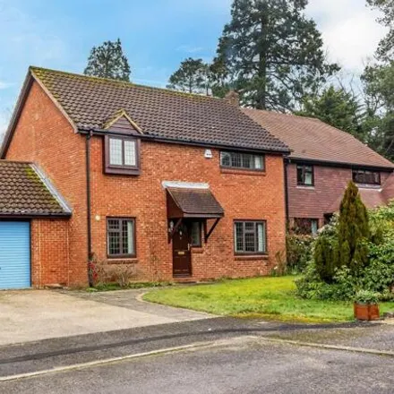 Buy this 4 bed house on The Meads in Royal Tunbridge Wells, TN2 5BX