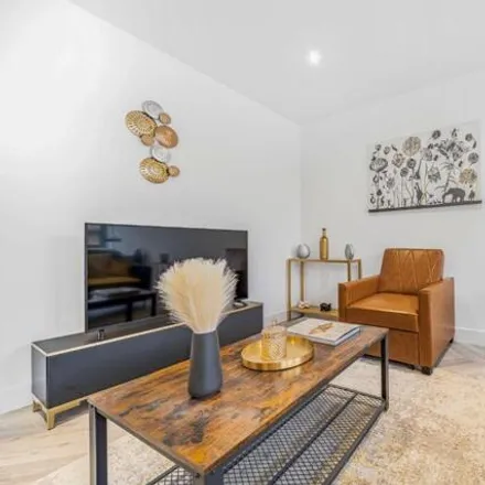 Image 2 - Hidden Hearing, Trinity Place, London, DA6 7AY, United Kingdom - Apartment for sale