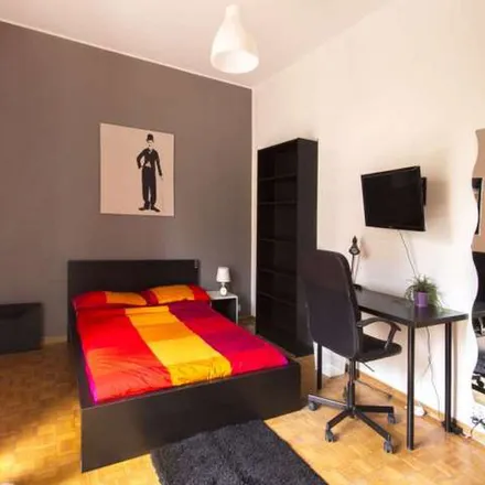 Rent this 5 bed apartment on Via Lattanzio 15 in 20135 Milan MI, Italy