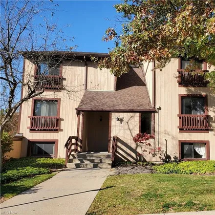 Buy this 2 bed condo on 1113 Canyon View Road in Sagamore Hills Township, OH 44067