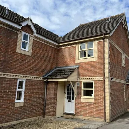 Buy this 2 bed house on Middle Furlong in Didcot, OX11 7SL