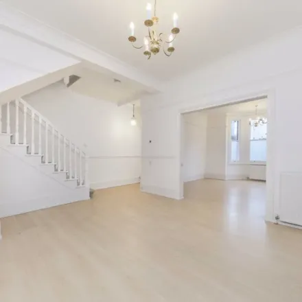 Rent this 4 bed apartment on Pattison Road in Childs Hill, London