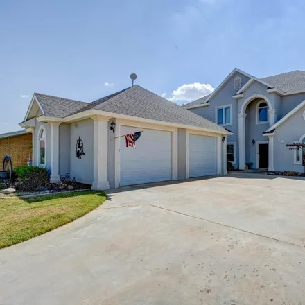 Buy this 5 bed house on 15 Parklane Drive in Lubbock County, TX 79366