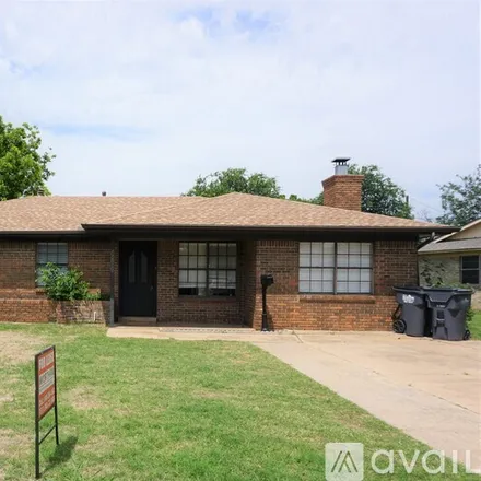 Rent this 3 bed house on 4676 University Ave