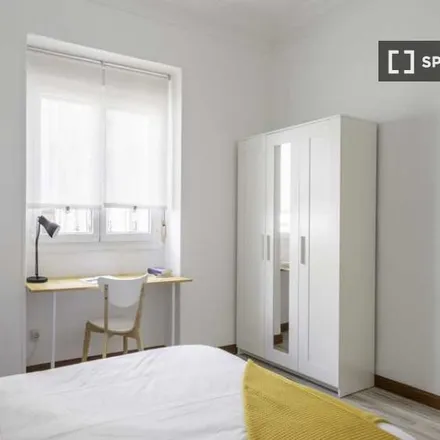 Rent this 4 bed room on Calle de Gaztambide in 65, 28015 Madrid