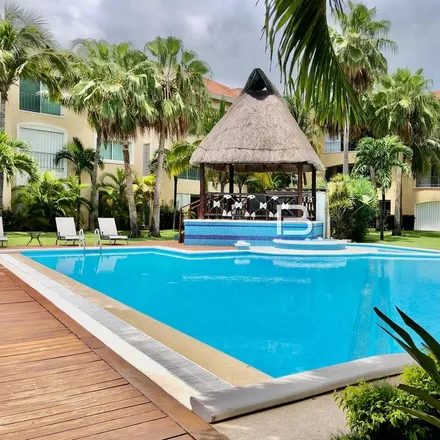 Rent this 8 bed apartment on Avenida Paraíso in Isla Dorada, 75500 Cancún