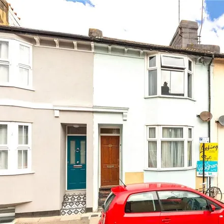 Rent this 4 bed townhouse on 20 Park Crescent Road in Brighton, BN2 3HT