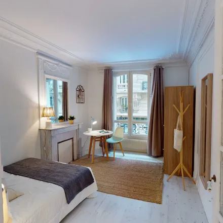 Rent this 3 bed room on 4 Rue Euryale Dehaynin