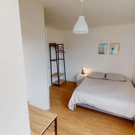 Rent this 4 bed apartment on Boulevard Vaquez in 63400 Chamalières, France