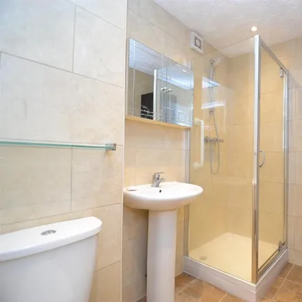 Image 3 - Gordon Avenue, London, HA7 3JT, United Kingdom - Apartment for rent